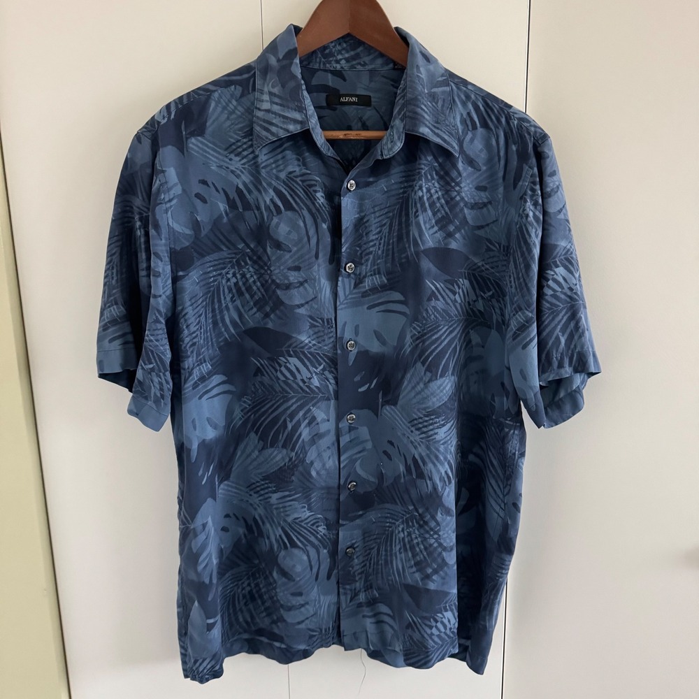 Alfani Mens 100% Silk Tropical Leaf Print Short Sleeve Button Down Shirt Blue M